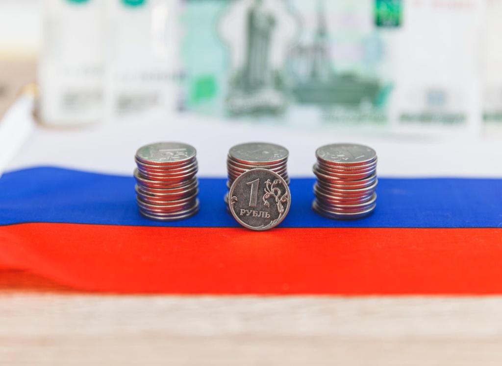 Власти РФ рассмотрят упрощение уплаты НДФЛ Власти РФ рассмотрят упрощение уплаты НДФЛ