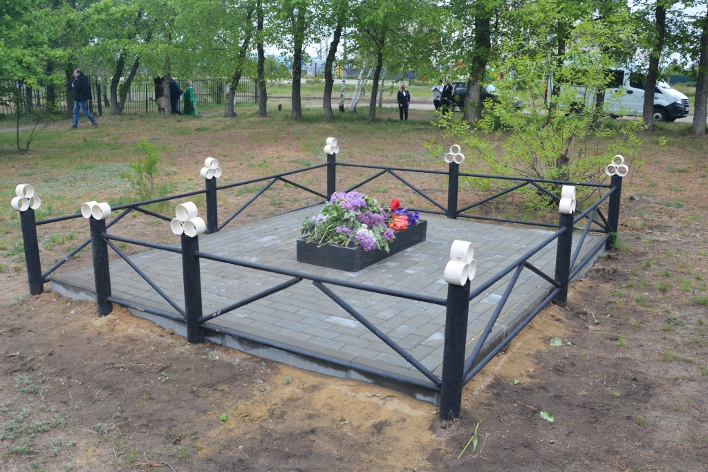 В Воронеже при поддержке депутата гордумы обновили воинские захоронения в микрорайоне Малышево