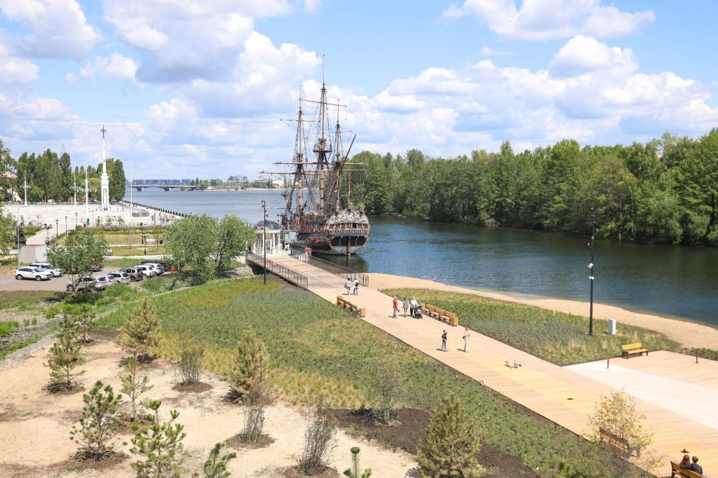 Мэр Воронежа предложил горожанам поделиться идеями, чем дополнить Петровскую набережную