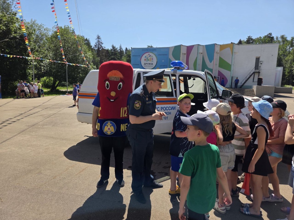 Спасатели городского округа Пушкинский устроили детям практикум ко Дню МЧС