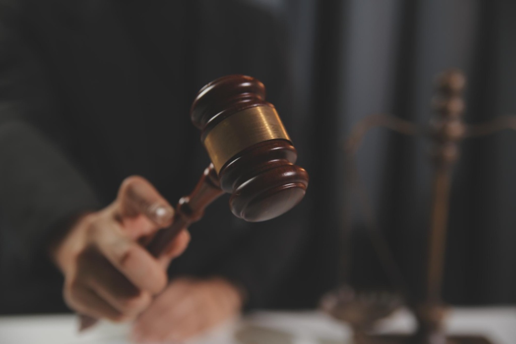 Экс-чиновник и гендиректор предстанут перед судом по делу о мошенничестве и превышении полномочий в Ельце