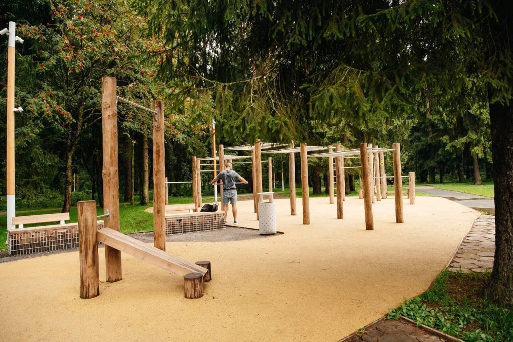 Максим Красноцветов оценил благоустройство лесопарка «Северный» в Пушкино