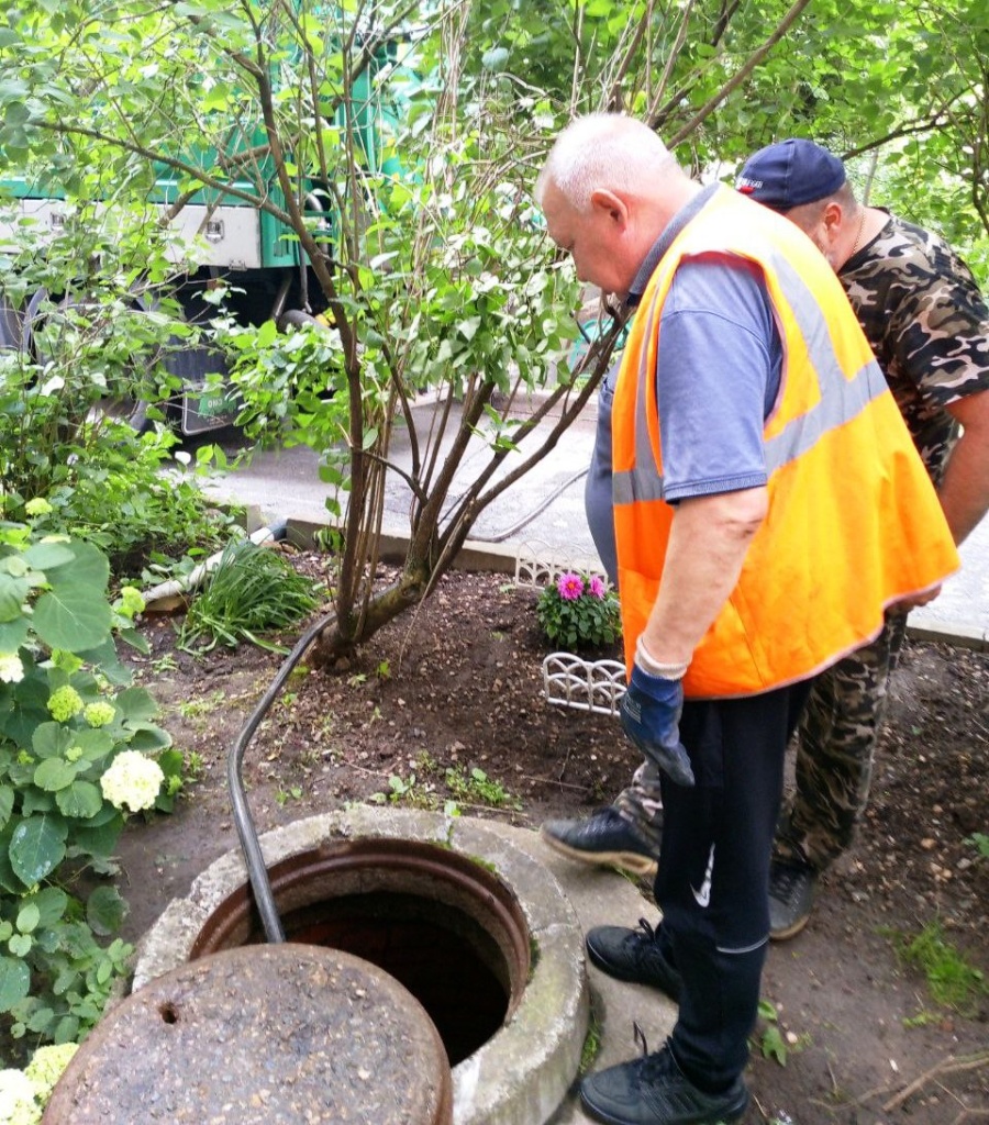 Коммунальные службы подмосковного Пушкинского усилили защиту канализационных сетей