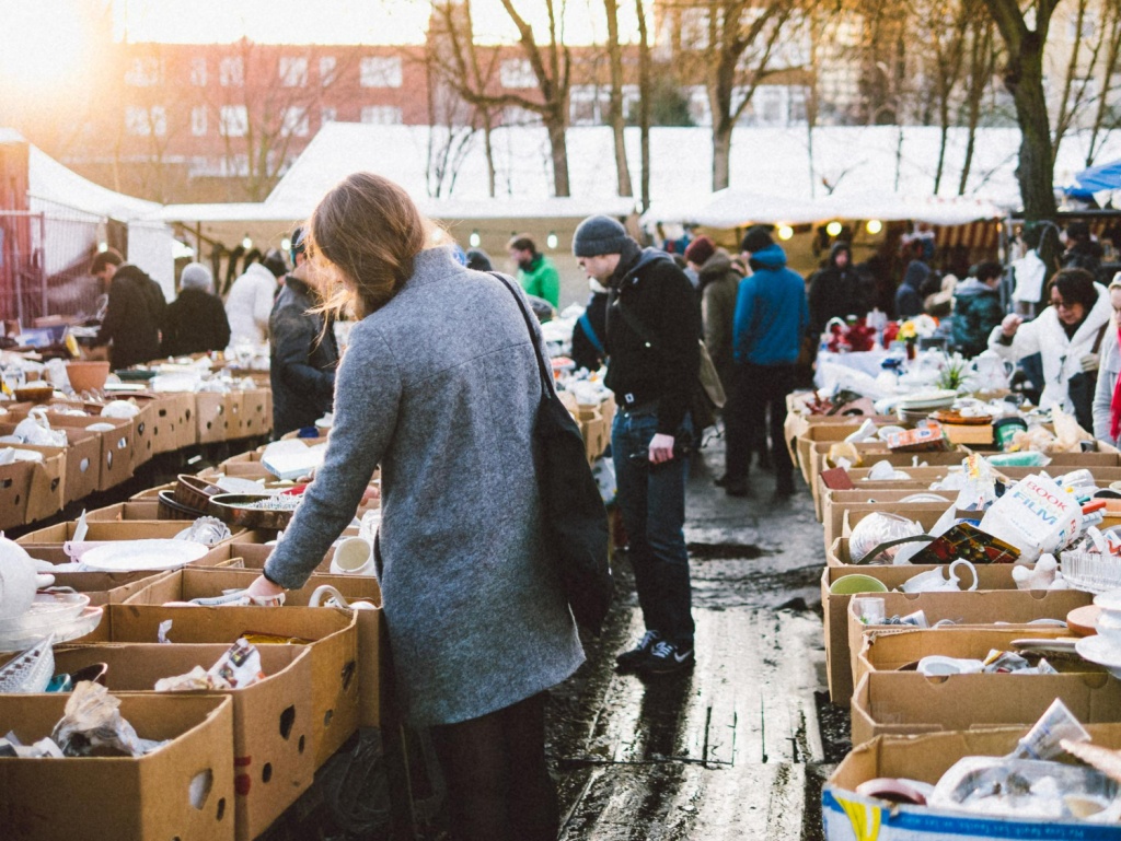 В Подмосковье вводят штрафы до 200 тысяч рублей за незаконную уличную торговлю В Подмосковье вводят штрафы до 200 тысяч рублей за незаконную уличную торговлю