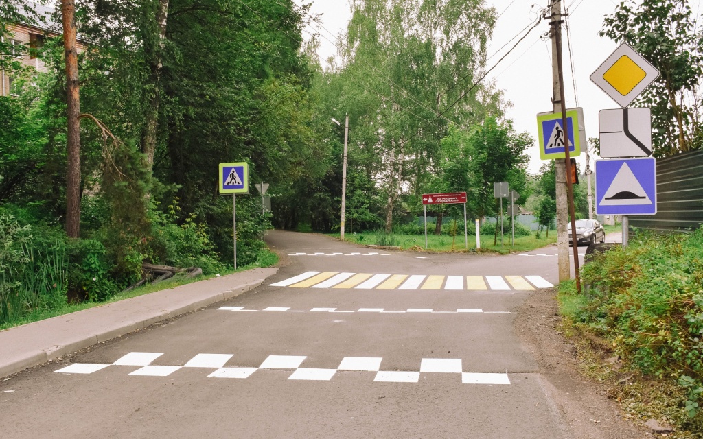 В подмосковном посёлке Зеленоградский капитально отремонтировали более тысячи метров дороги В подмосковном посёлке Зеленоградский капитально отремонтировали более тысячи метров дороги