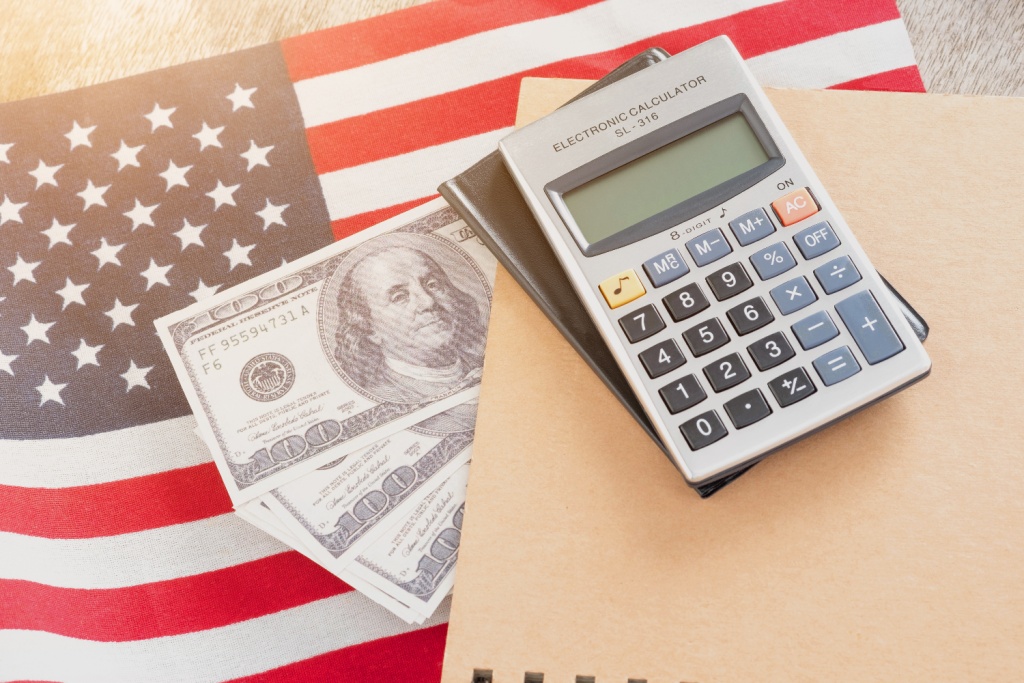 США рискуют столкнуться с дефицитом бюджета к середине июля США рискуют столкнуться с дефицитом бюджета к середине июля