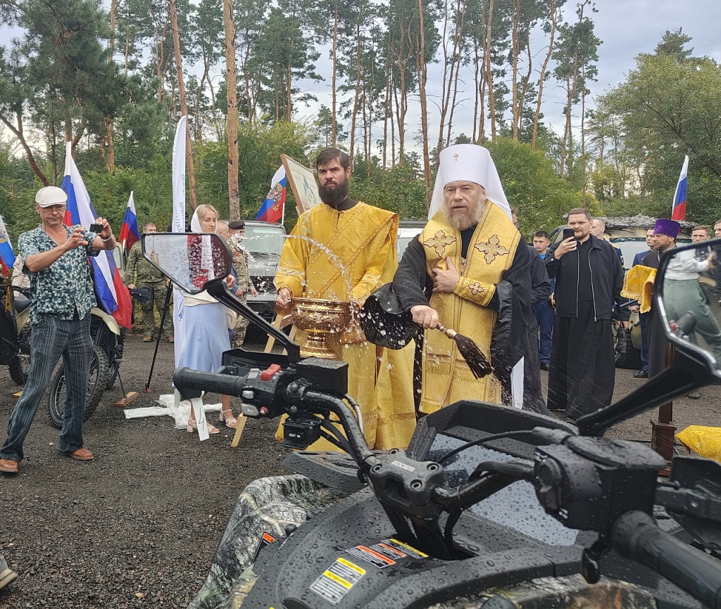 Сила в единстве: депутаты Воронежской гордумы присоединились к передаче техники для бойцов на передовую