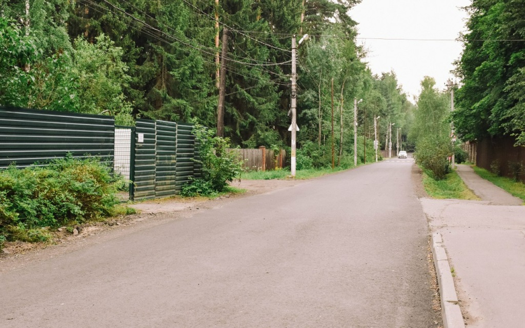 В подмосковном посёлке Зеленоградский капитально отремонтировали более тысячи метров дороги В подмосковном посёлке Зеленоградский капитально отремонтировали более тысячи метров дороги