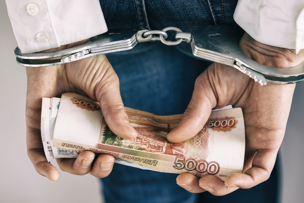 В Дагестане сотрудника Министерства транспорта поймали на взятках В Дагестане сотрудника Министерства транспорта поймали на взятках