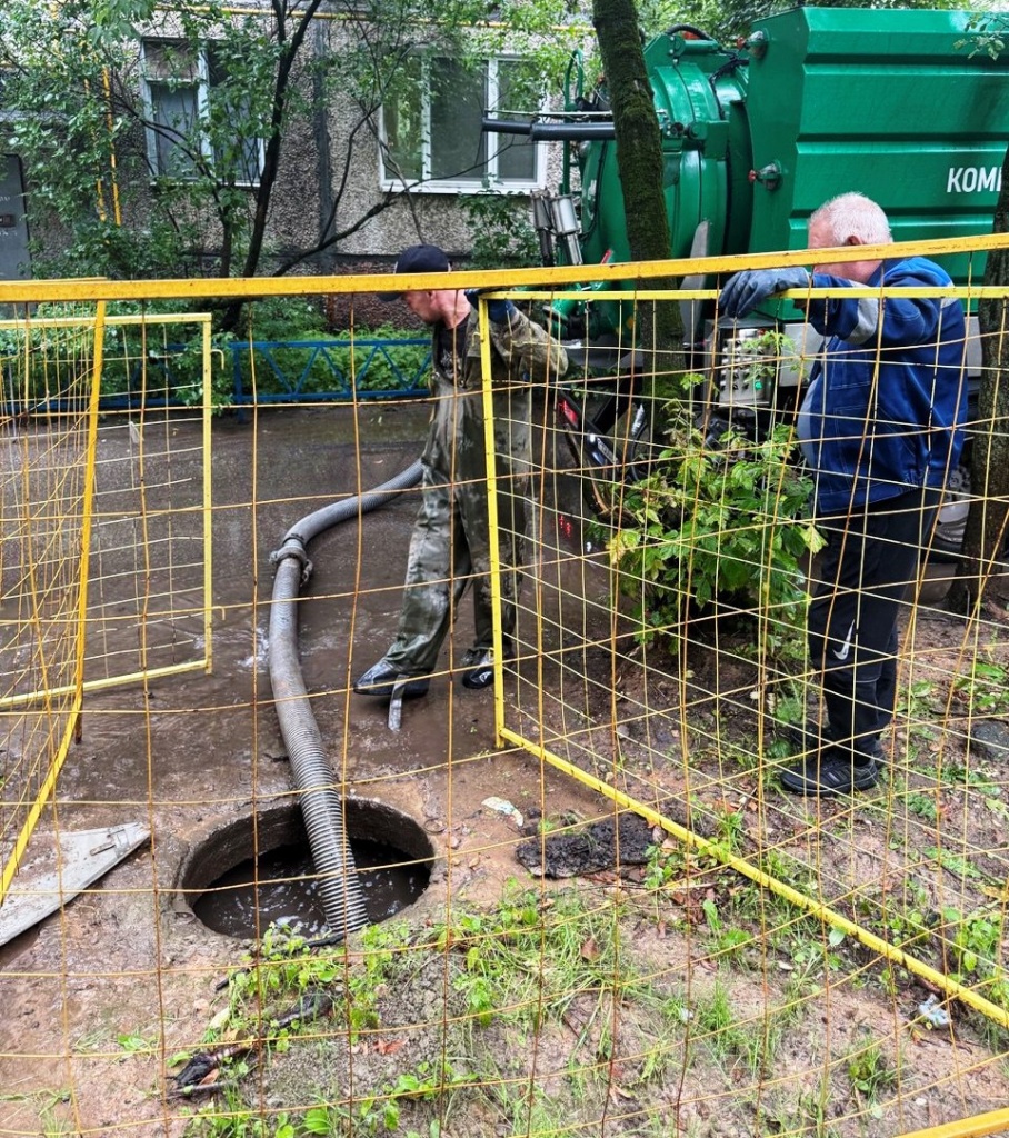 Коммунальные службы подмосковного Пушкинского справились с последствиями сильного ливня Коммунальные службы подмосковного Пушкинского справились с последствиями сильного ливня