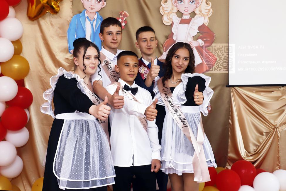 Председатель ЗАКСа Новосибирской области побывал на последнем звонке в Улыбинской школе Председатель ЗАКСа Новосибирской области побывал на последнем звонке в Улыбинской школе