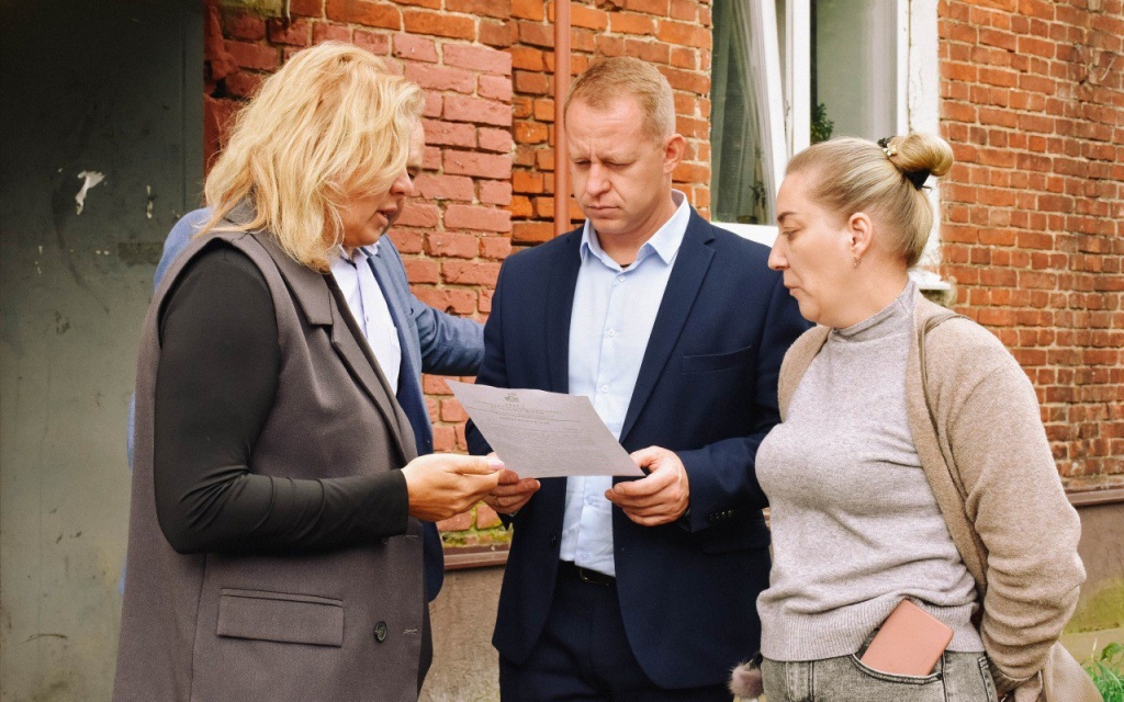 Власти и жители Красноармейска договорились с управляющей компанией о ремонте дома на улице Новая Жизнь