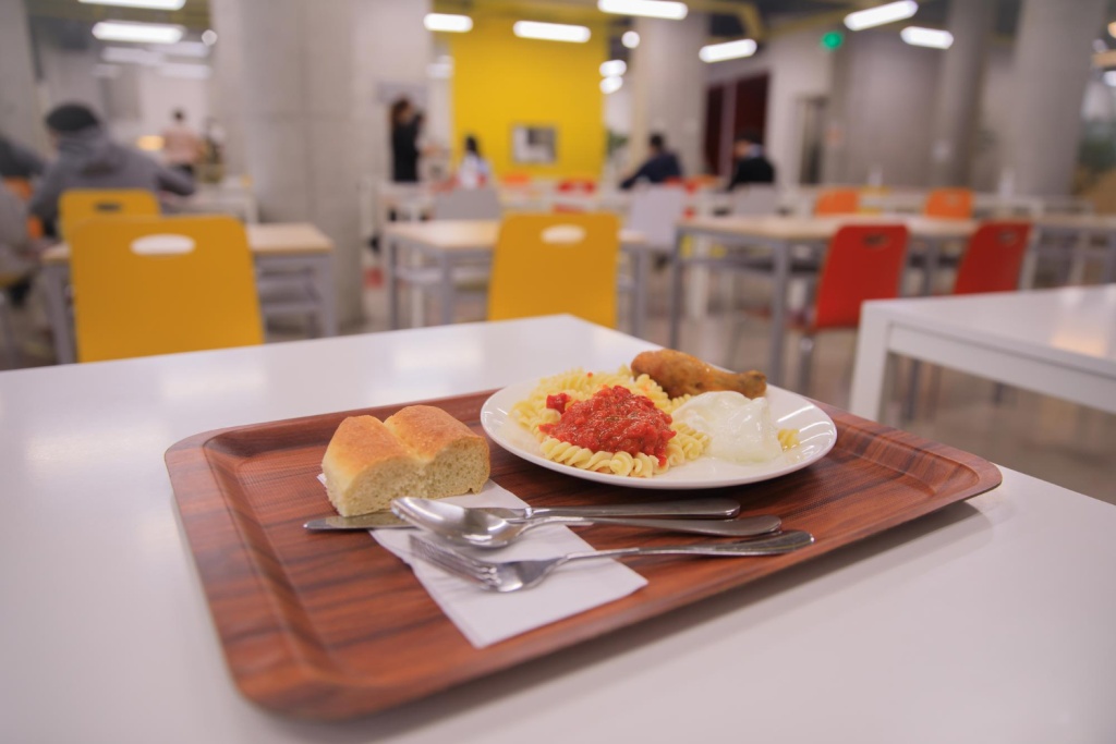 В Московской области нейросеть подключили к контролю качества питания в школах