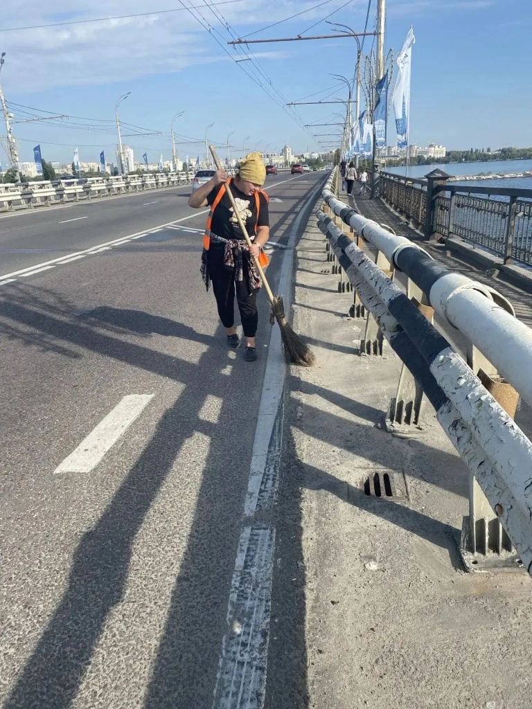 Комбинаты благоустройства Воронежа продолжают работу в круглосуточном режиме: в октябре в городе пройдёт осенний месячник и общегородской субботник