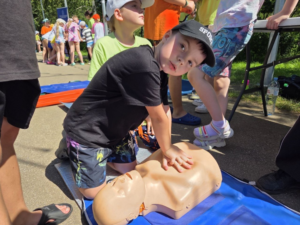 Спасатели городского округа Пушкинский устроили детям практикум ко Дню МЧС