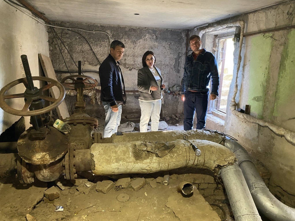 Проблема с канализацией в доме на улице Гоголя в Пушкино решена: работу УК проверила Уполномоченный главы округа