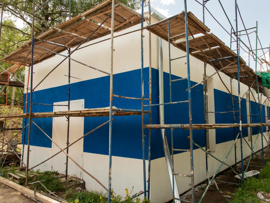 Глава Пушкинского Максим Красноцветов проконтролировал ход реконструкции на водозаборном узле в посёлке Правдинский