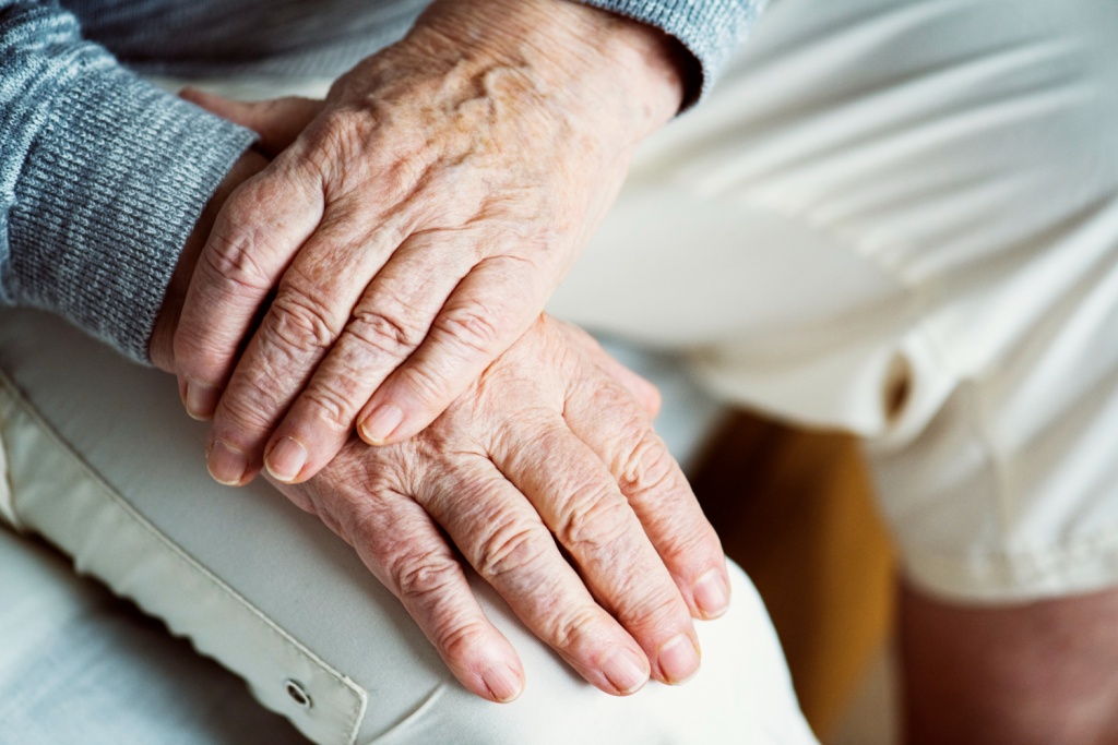 Благодаря вмешательству прокуратуры 87-летней пенсионерке выплатят 1,5 миллиона компенсации морального вреда за травму на пляже в Сочи Благодаря вмешательству прокуратуры 87-летней пенсионерке выплатят 1,5 миллиона компенсации морального вреда за травму на пляже в Сочи