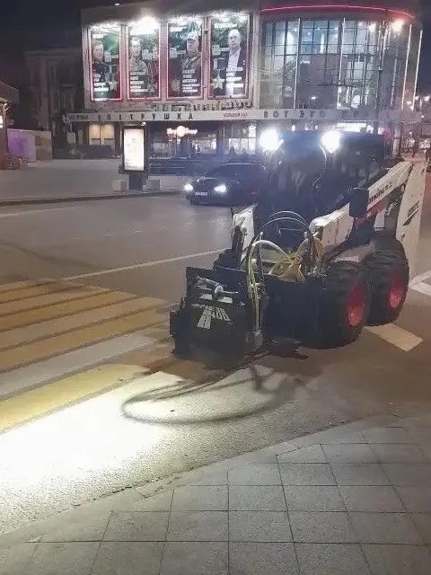 Мэр Сергей Петрин: в Воронеже начинается обновление дорожной разметки — работы стартуют с центральных магистралей