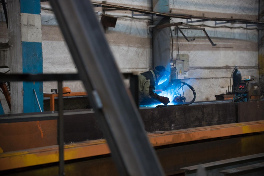 Губернатор Приангарья побывал на заводе по производству металлоконструкций в Черемхово