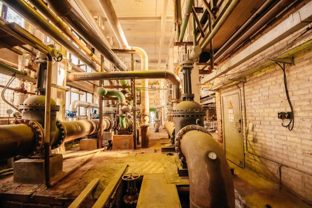 Глава Пушкинского Максим Красноцветов и депутат Госдумы Сергей Пахомов проинспектировали ход реконструкции котельной в Ивантеевке Глава Пушкинского Максим Красноцветов и депутат Госдумы Сергей Пахомов проинспектировали ход реконструкции котельной в Ивантеевке