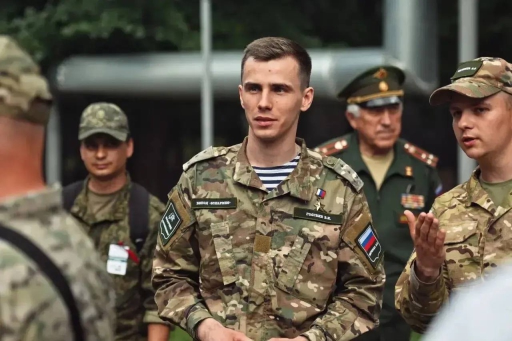 «Зарница 2.0» в Оренбурге: Герой России Владислав Головин — о роли патриотического воспитания и силе командного духа «Зарница 2.0» в Оренбурге: Герой России Владислав Головин — о роли патриотического воспитания и силе командного духа