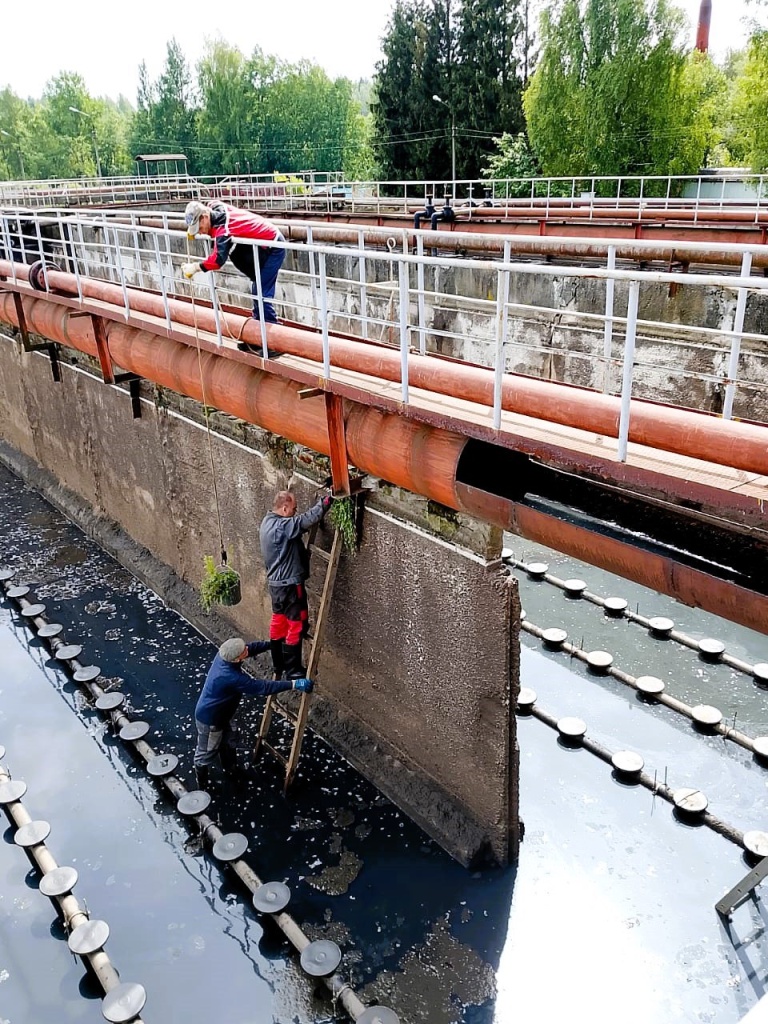 В Красноармейске осуществляются плановые работы по техническому обслуживанию аэротэнков – ключевых элементов городских очистных сооружений В Красноармейске осуществляются плановые работы по техническому обслуживанию аэротэнков – ключевых элементов городских очистных сооружений