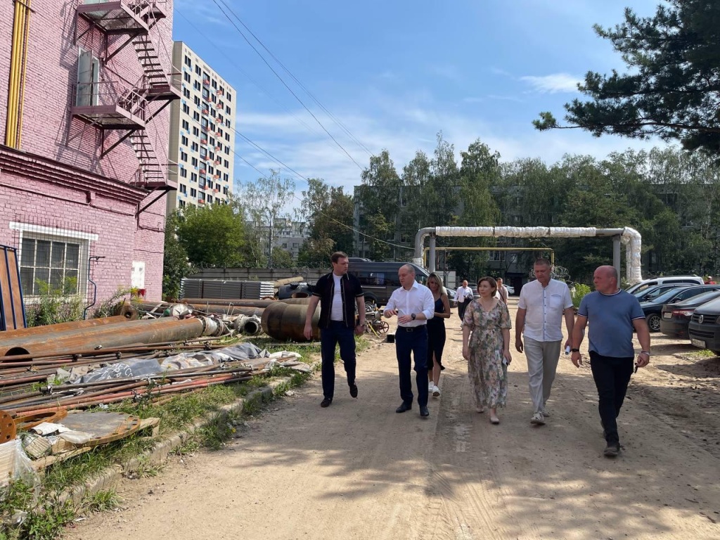 Глава Пушкинского Максим Красноцветов и депутат Госдумы Сергей Пахомов проинспектировали ход реконструкции котельной в Ивантеевке Глава Пушкинского Максим Красноцветов и депутат Госдумы Сергей Пахомов проинспектировали ход реконструкции котельной в Ивантеевке