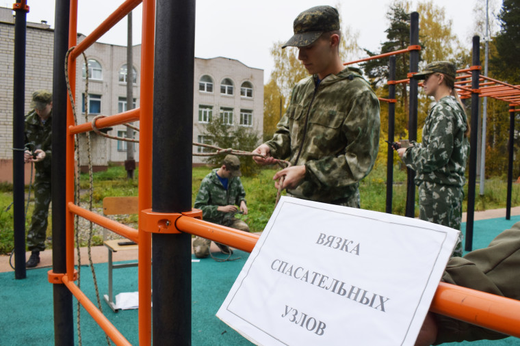В Иванове завершились состязания городской «Школы безопасности» В Иванове завершились состязания городской «Школы безопасности»