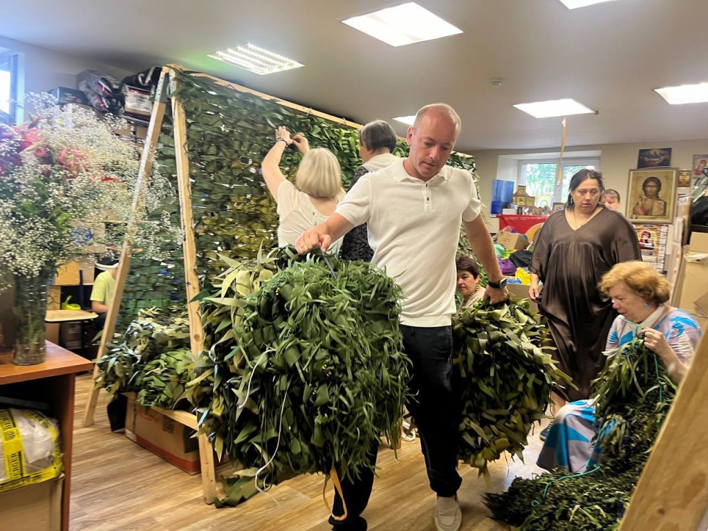 Депутат Пушкинского Дмитрий Кульков передал очередную партию гуманитарной помощи для бойцов в зону СВО Депутат Пушкинского Дмитрий Кульков передал очередную партию гуманитарной помощи для бойцов в зону СВО