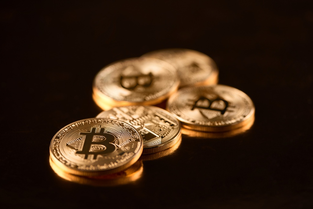 Курс биткоина опустился ниже 66 тысяч долларов 