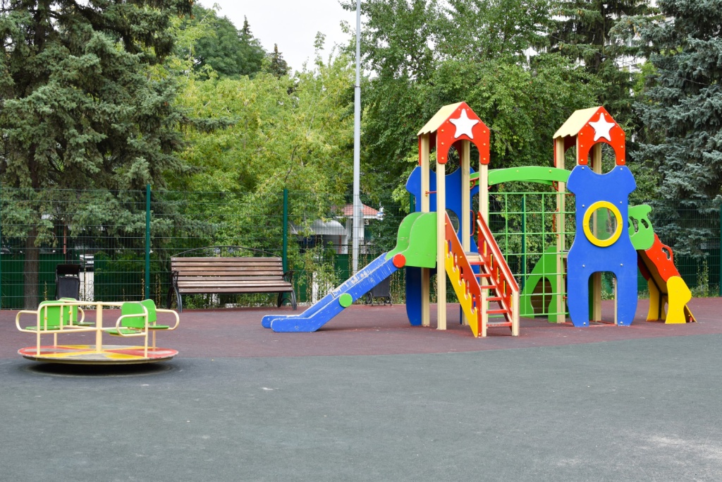 Депутат воронежской городской Думы проконтролирует благоустройство одного из местных дворов