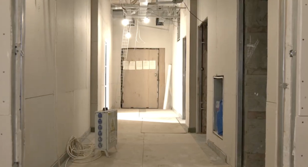 Ход капремонта в хирургическом корпусе Пушкинской больницы имени Розанова оценил Глава округа Максим Красноцветов