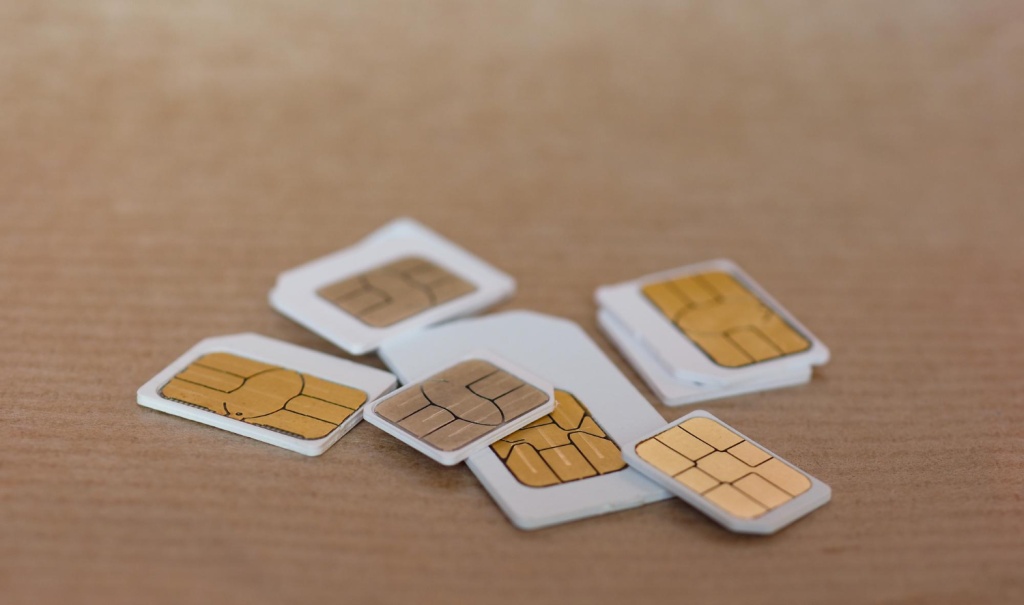 В Петербурге пресекли канал мошенничества: задержан мужчина с SIM‑картами и наркотиками
