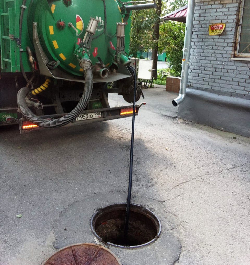 В подмосковном Пушкинском в усиленном режиме устраняют последствия ливневых дождей