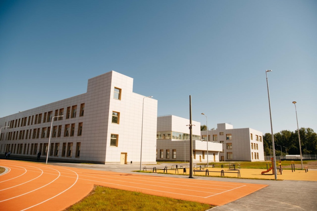 В городском округе Пушкинский сегодня открыли новую школу на 550 мест